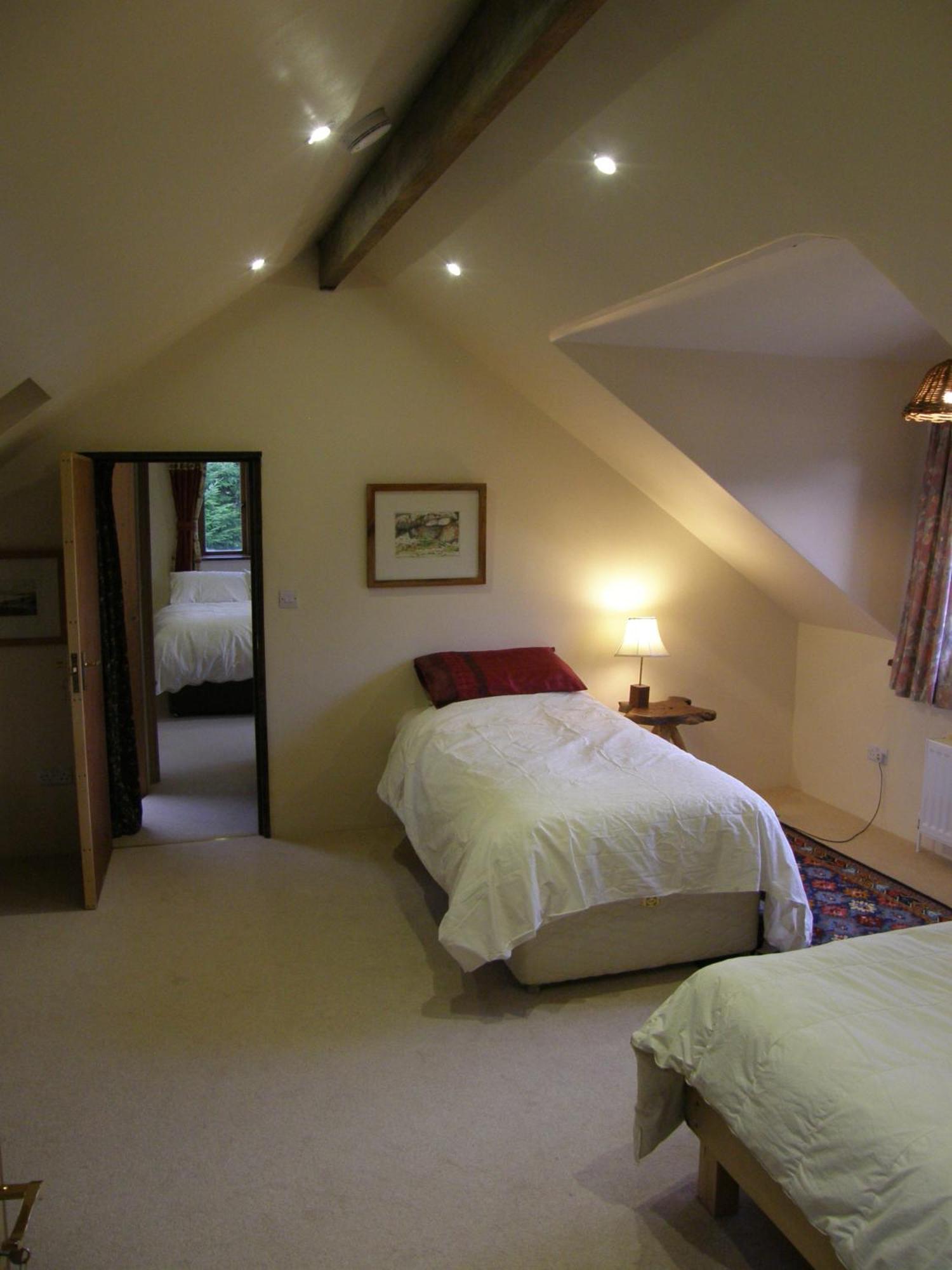 Отель Sunrise House Inverfarigaig Экстерьер фото
