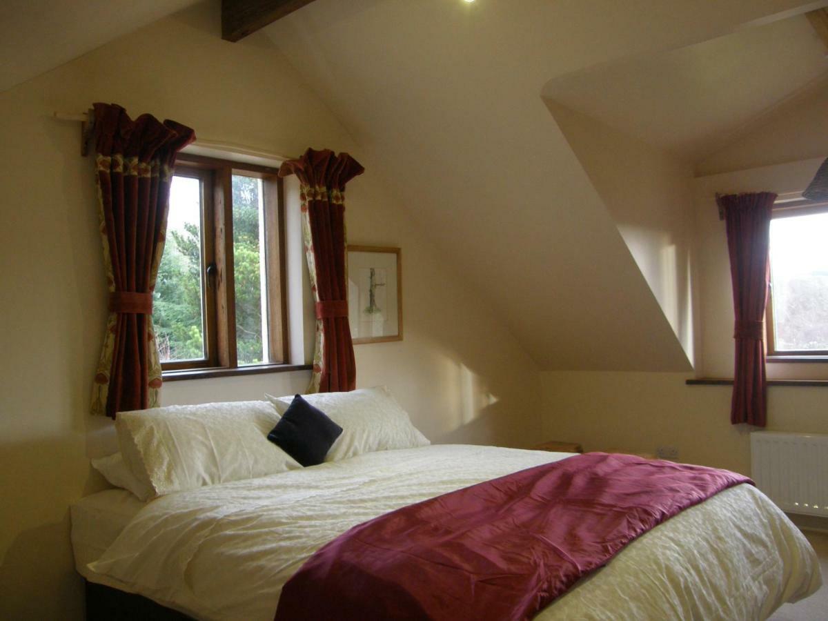 Отель Sunrise House Inverfarigaig Экстерьер фото